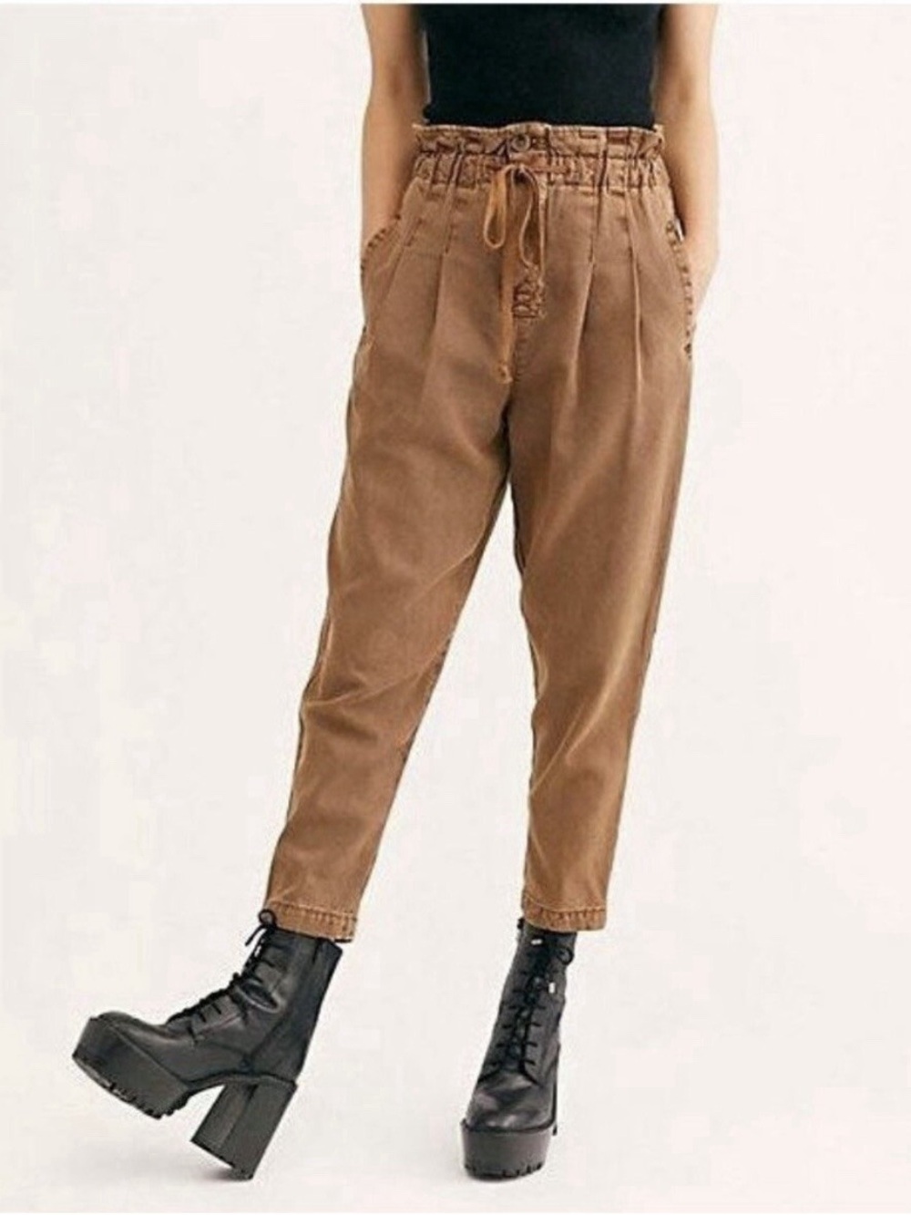 Free People Margate Pleated Trousers in a relaxed high-rise. XS. Tamarind Brown